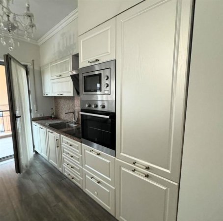 Tirane, jepet me qera apartament 3+1, Kati 8, 140 m² 1,000 € (kompleksi delijorgji)