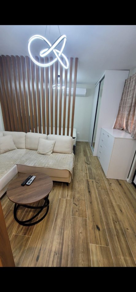 Tirane, jepet me qera garsonier 1+1+Ballkon, Kati 1, 40 m² 450 € (Vasil Shanto)