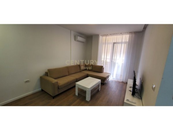 Tirane, jepet me qera apartament 1+1+Ballkon, , 55 m² 450 € 