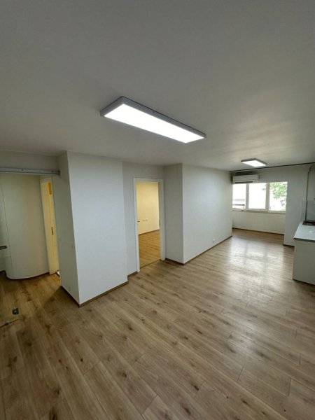 Tirane, jepet me qera ambjent biznesi , Kati 3, 100 m² 800 € (SHKOLLA VASIL SHANTO)