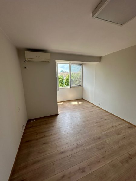 Tirane, jepet me qera ambjent biznesi , Kati 3, 100 m² 800 € (SHKOLLA VASIL SHANTO)