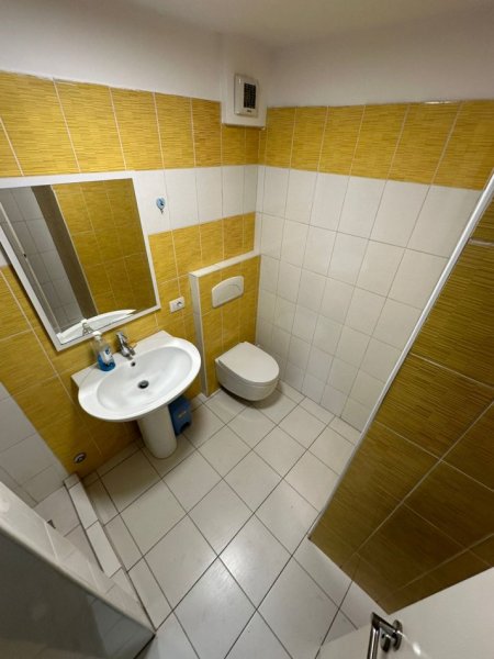 Tirane, jepet me qera ambjent biznesi , Kati 3, 100 m² 800 € (SHKOLLA VASIL SHANTO)