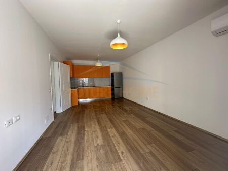 Tirane, jepet me qera 2+1, Kati 6, 106 m² 400 € (unaza e re)