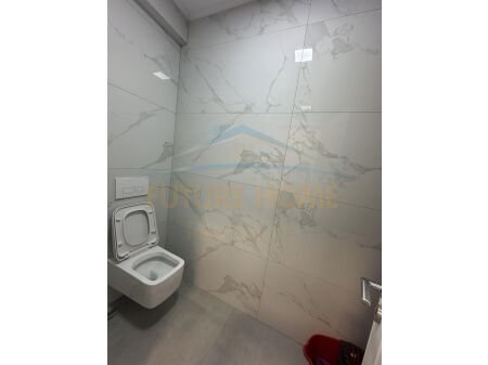 Tirane, jepet me qera 2+1, Kati 6, 106 m² 400 € (unaza e re)