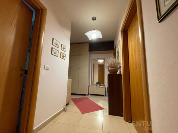 Tirane, shitet apartament 2+1+Ballkon, Kati 5, 108 m² 220,000 € (Komuna e Parisit)