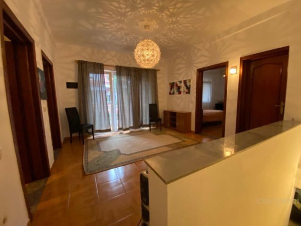 Tirane, jepet me qera apartament duplex 3+1, Kati 1, 120 m² 800 € (21 dhjetori)