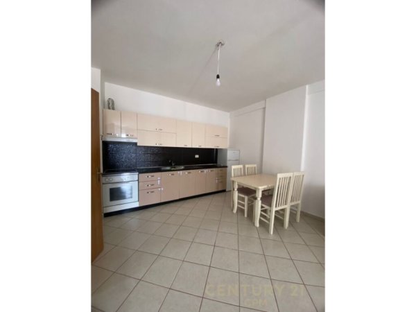 Tirane, jepet me qera apartament 2+1, Kati 10, 120 m² 400 € (Bar Artisti Astir)