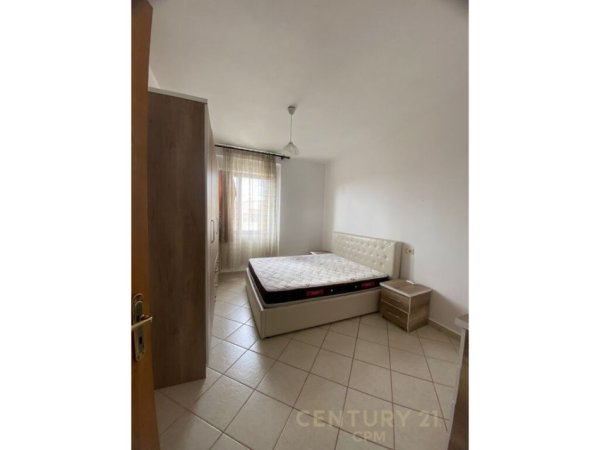 Tirane, jepet me qera apartament 2+1, Kati 10, 120 m² 400 € (Bar Artisti Astir)