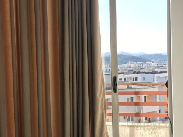 Tirane, jepet me qera apartament 2+1, Kati 10, 120 m² 400 € (Bar Artisti Astir)