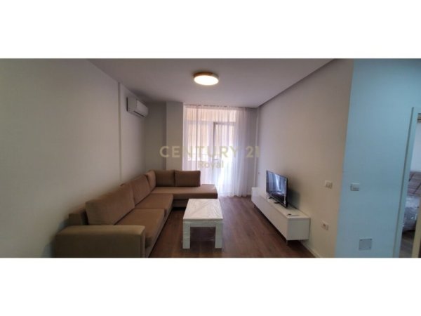 Tirane, jepet me qera apartament 1+1, Kati 8, 54 m² 450 € (Astir)