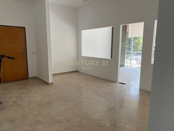 Tirane, jepet me qera ambjent biznesi , Kati 1, 155 m² 3,000 € (Liqeni i Tiranes)