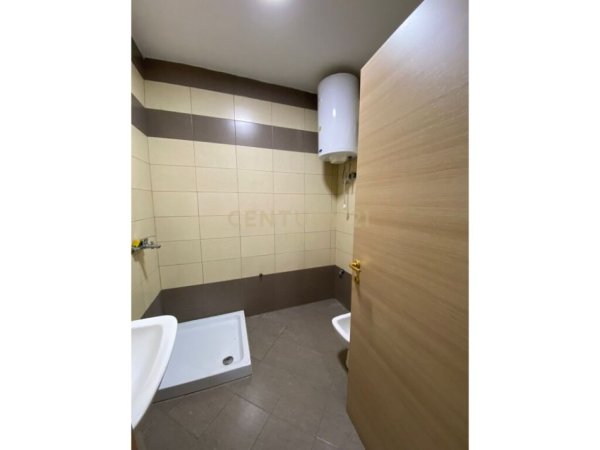 Tirane, jepet me qera zyre , Kati 1, 135 m² 1,001 € (Don Bosco)