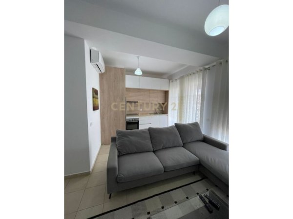 Tirane, jepet me qera apartament 1+1, Kati 3, 68 m² 400 € (Ali Demi)