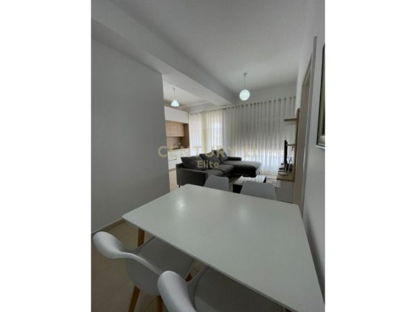 Tirane, jepet me qera apartament 1+1, Kati 3, 68 m² 400 € (Ali Demi)