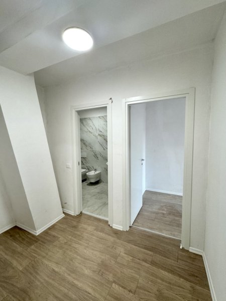 Tirane, jepet me qera apartament 1+1 (preferohet për zyra), Kati 1, 78 m² 550 € (Rruga Qemal Stafa)