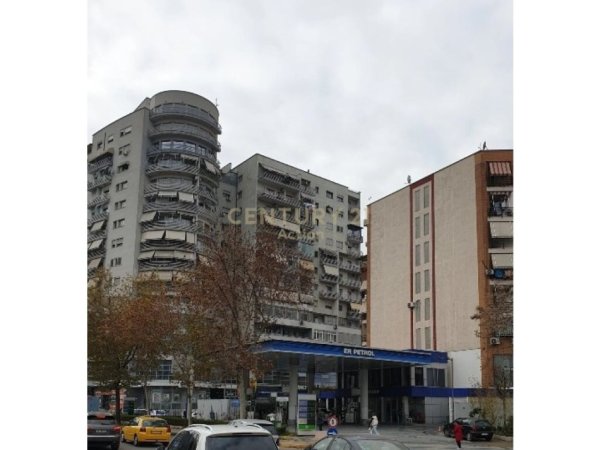 Tirane, jepet me qera ambjent biznesi , , 50 m² 500 € (Zogu i zi)