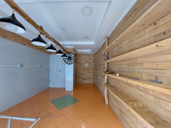 Tirane, jepet me qera ambjent biznesi , , 27 m² 300 € (Brryli)