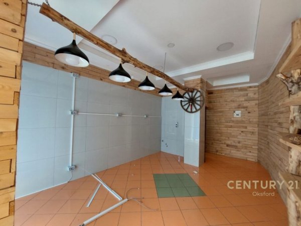 Tirane, jepet me qera ambjent biznesi , , 27 m² 300 € (Brryli)