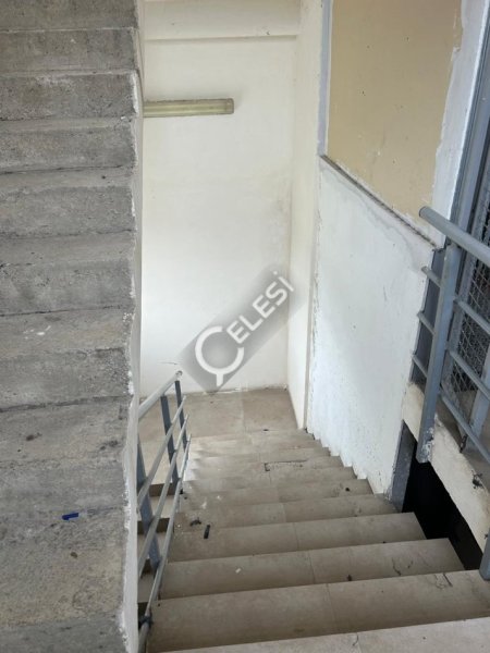 Tirane, jepet me qera ambjent biznesi , Kati 2, 440 m² 1,300 € (SAUK)