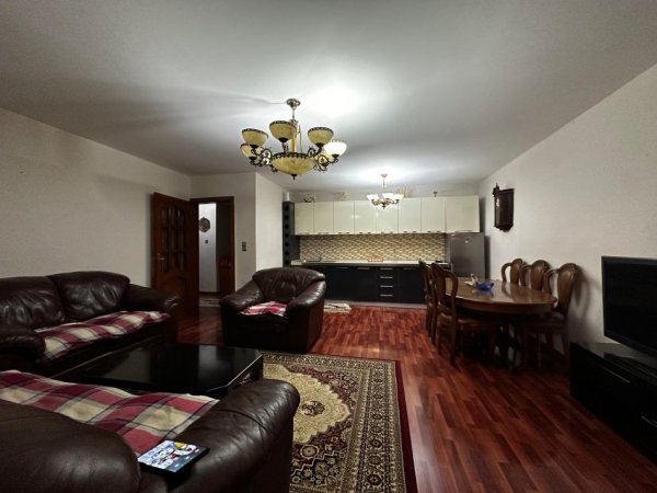Tirane, jepet me qera apartament 2+1, Kati 5, 83 m² 500 € (RRUGA MINE PEZA)
