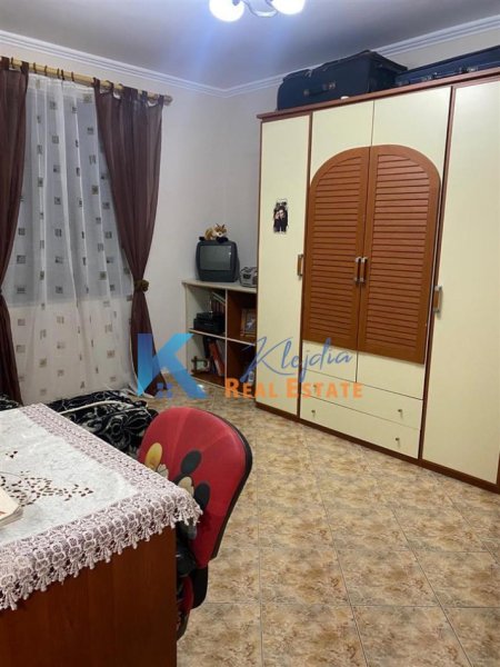 Tirane, jepet me qera apartament 2+1+Ballkon, Kati 4, 80 m² 600 € (Rruga Mine Peza)