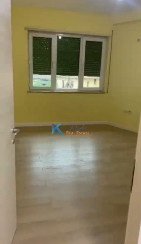 Tirane, jap me qera zyre , Kati 3, 80 m² 700 € (Selvia)