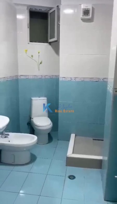 Tirane, jap me qera zyre , Kati 3, 80 m² 700 € (Selvia)