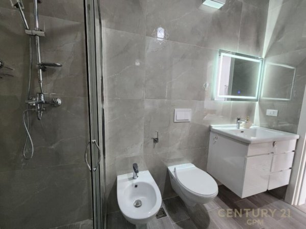 Tirane, jepet me qera apartament 1+1, Kati 3, 70 m² 650 € (Kika 2, Komuna e Parisit)