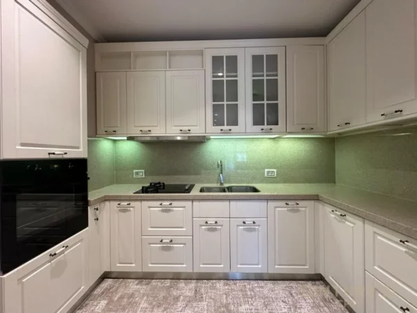 Tirane, jepet me qera apartament 1+1+Ballkon, Kati 6, 80 m² 900 € (Komuna e Parisit)