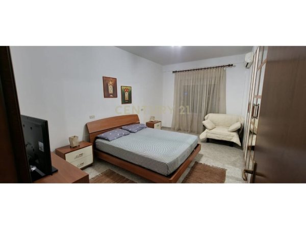 Tirane, jepet me qera apartament 1+1+Ballkon, Kati 9, 90 m² 600 € (Pazari i Ri)