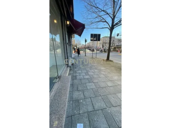 Japim Ambient me Qera te Rruga Bardhyl.