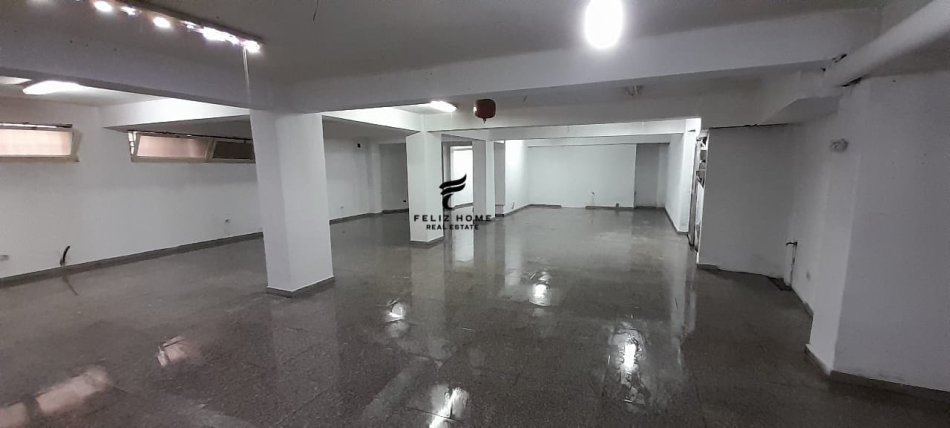 Tirane, jepet me qera dyqan , , 400 m² 1,500 € (MINE PEZA)