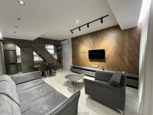 Tirane, jepet me qera apartament 1+1, Kati 11, 76 m² 700 € (Rruga e Kavajes)