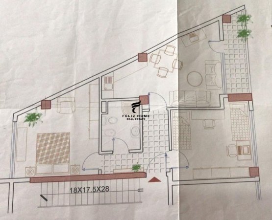 Tirane, jepet me qera zyre , Kati 1, 80 m² 700 € (SELVIA)