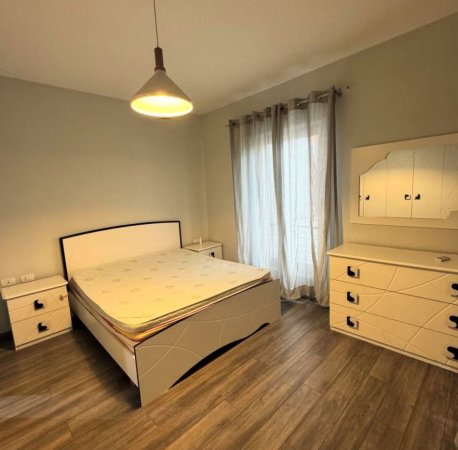 Tirane, jepet me qera apartament 3+1+Ballkon, Kati 8, 127 m² 1,000 € (Kompleksi Delijorgji, Rruga e Kavajes)