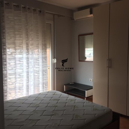 Tirane, jepet me qera apartament 2+1, Kati 5, 120 m² 500 € (KODFRA E DIELLIT)