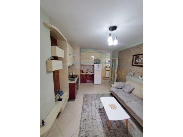 Tirane, jepet me qera apartament 2+1, Kati 3, 92 m² 400 € (Fresk)