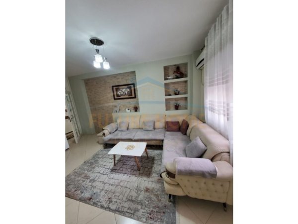 Tirane, jepet me qera apartament 2+1, Kati 3, 92 m² 400 € (Fresk)