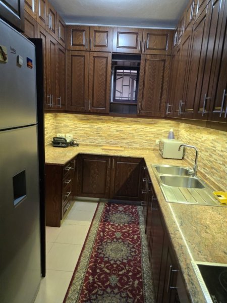 Bllok, jepet me qera apartament 1+1+Aneks+Ballkon, Kati 8, 140 m² 900 €