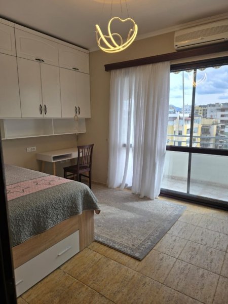 Bllok, jepet me qera apartament 1+1+Aneks+Ballkon, Kati 8, 140 m² 900 €
