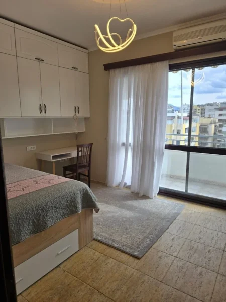 Bllok, jepet me qera apartament 1+1+Aneks+Ballkon, Kati 8, 140 m² 900 €