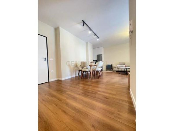 Tirane, jepet me qera apartament 3+1+A+BLK Kati 5, 135 m² 800 Euro (Fiori di Bosko)