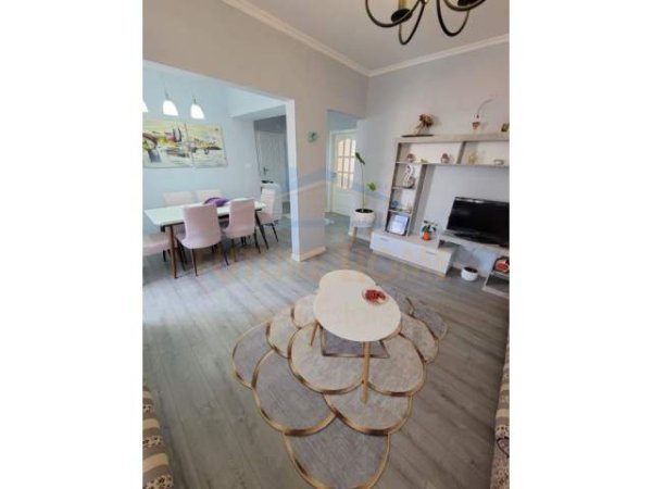 Tirane, jepet me qera apartament 2+1 Kati 4, 74 m² 450 Euro (21 Dhjetori)