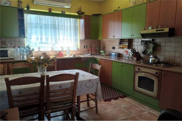 Tirane, jepet me qera apartament 1+1 Kati 4, 78 m² 350 Euro (GARDA)