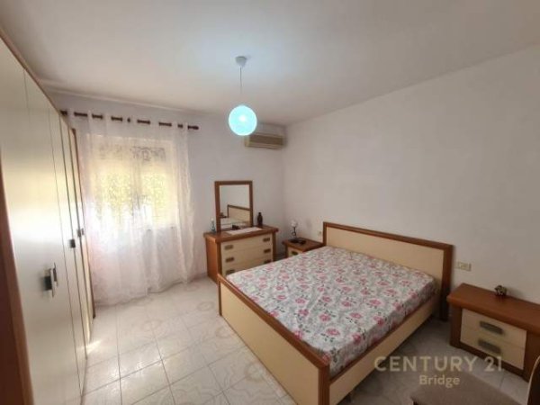 Tirane, jepet me qera apartament 2+1+A Kati 1, 95 m² 450 Euro