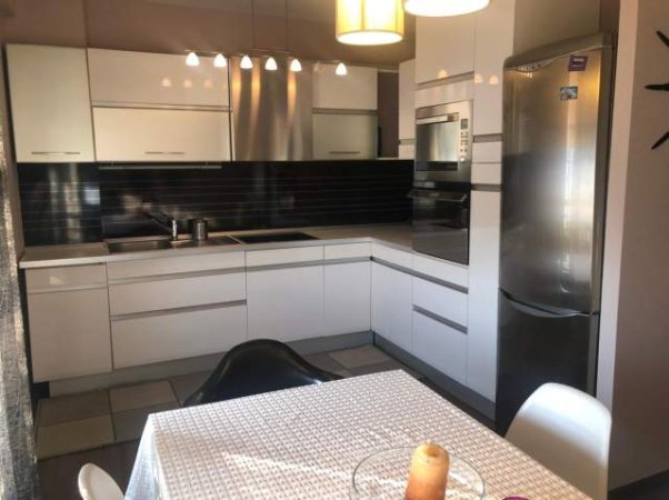 Tirane, jap me qera apartament 2+1 Kati 3, 104 m² 450 Euro