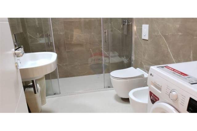 Tirane, jepet me qera apartament 2+1+BLK 100 m² 1.300 Euro (rruga elbasanit)