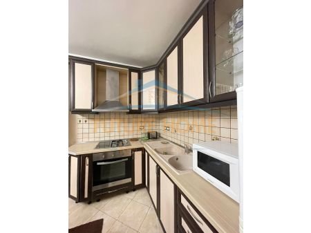 Tirane, jepet me qera apartament 2+1+BLK Kati 2, 86 m² 450 Euro (Perball Universitetit Zoja e keshillit te mire)