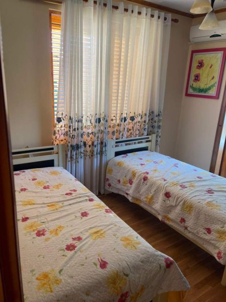 Tirane, jepet me qera apartament 3+1+A+BLK Kati 3, 125 m² 500 Euro (Qyteti studenti)