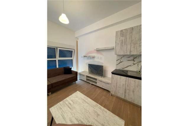 Tirane, jepet me qera apartament 2+1 Kati 4, 90 m² 400 Euro (Ali Demi)